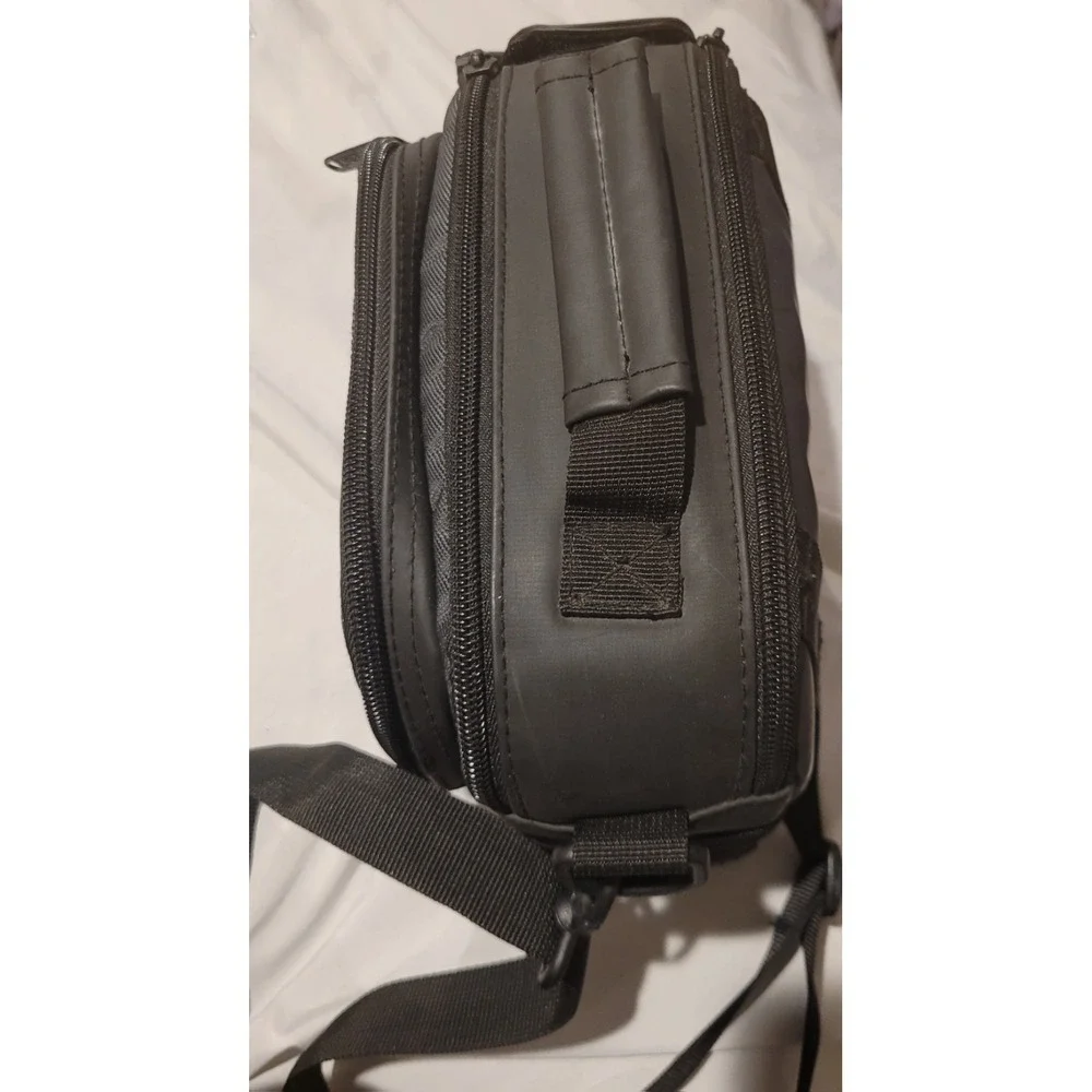 Canon Black Nylon Padded Camera Shoulder Bag with Strap & Accessory Compartments